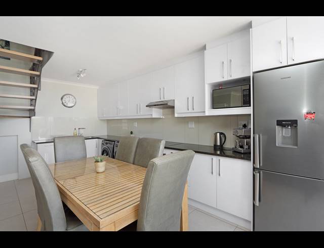 2 BEDROOM APARTMENT TO LET IN KENILWORTH